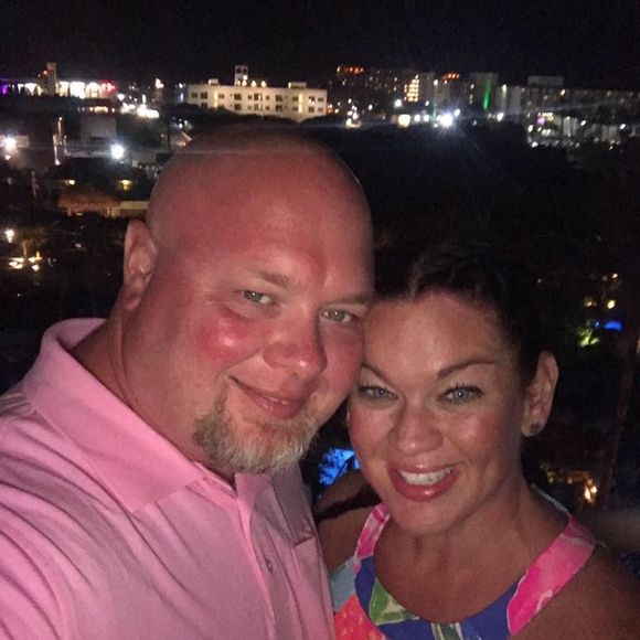 Meet your Posher, Jennifer - Picture 1 of 1